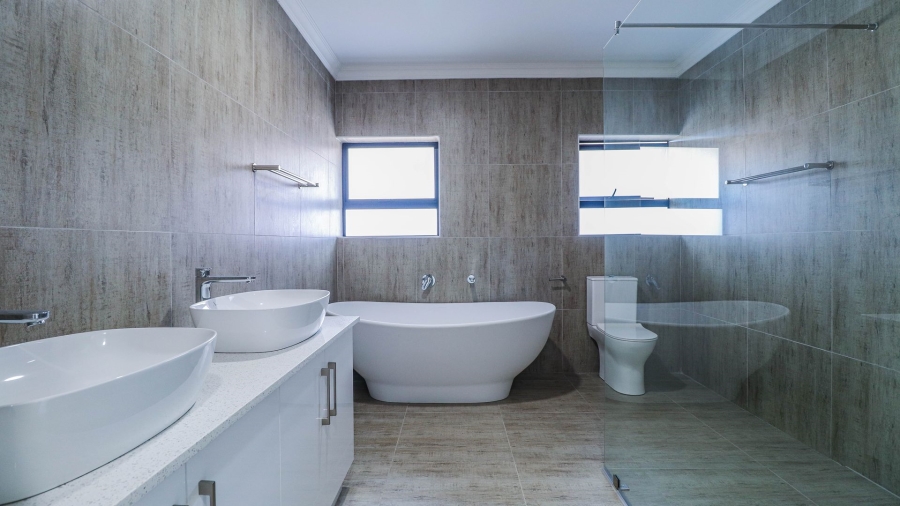 4 Bedroom Property for Sale in Wavecrest Eastern Cape